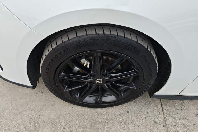 Used CHANGAN UNI-V 2023 1.5T Prestige Model Left Front Wheel Hub