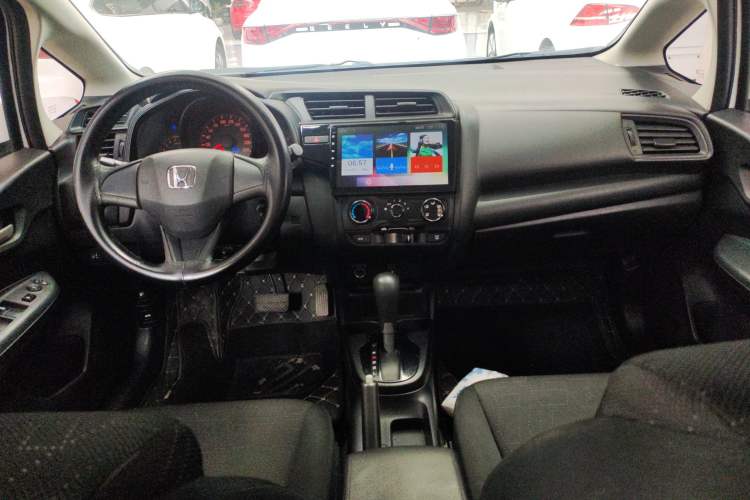 Used Honda Fit 2018 1.5L CVT Comfort Version Center Console