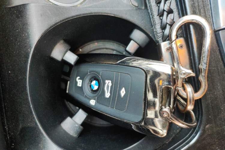 Used BMW 5 Series 2017 525Li Leading Model
