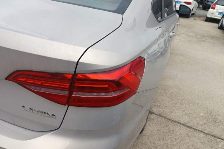 Used Volkswagen Lavida 2018 1.5L Automatic Fashion Edition China V Standard Right Rear Taillight