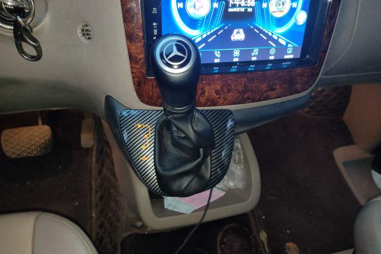 Used Mercedes-Benz Viano 2013 3.0L Hospitality Edition