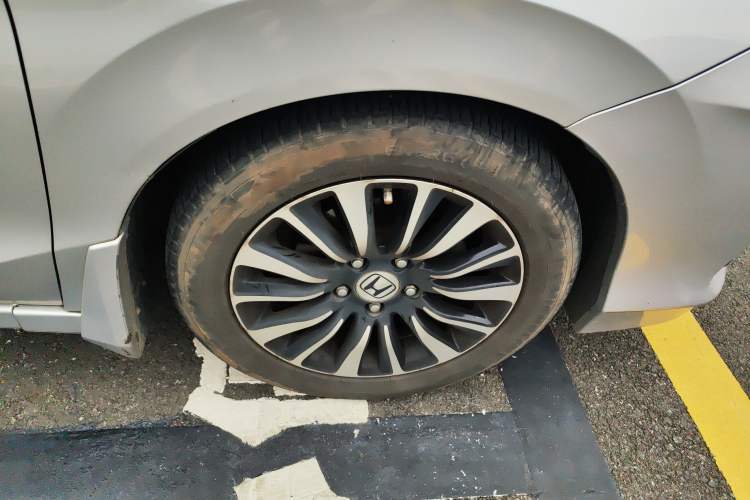 Used Honda Crider 2013 1.8L automatic luxury edition