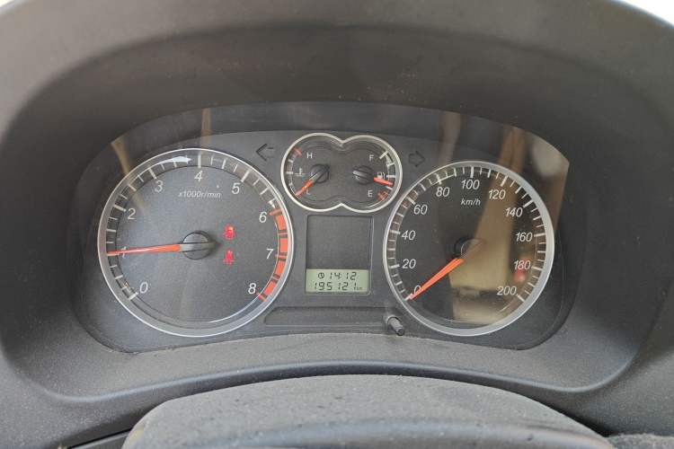 Used Haval H5 Classic 2012 European-style 2.0L Two-Wheel Drive Elite Model Instrument Cluster