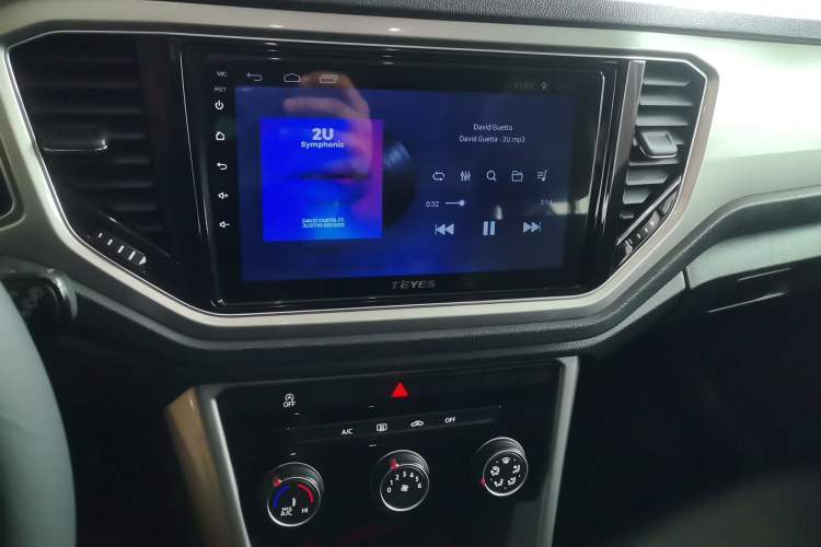 Used Volkswagen T-ROC 2019 230TSI DSG Two-Wheel-Drive Advanced Version China VI Standard Audio And AC Panel