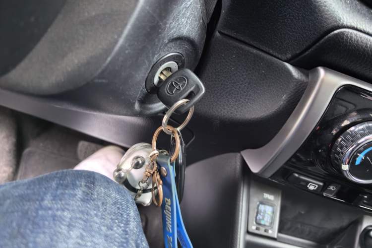 Used Toyota YARiS L Zhi Xiang 2017 1.5E CVT Dynamic Edition Vehicle Key