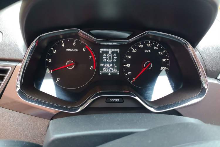 Used Baojun 310W 2017 1.5L Manual Fashion Model China V