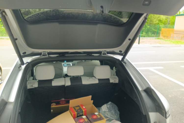 Used XPeng G6 2023 580 Long-Range Pro Trunk