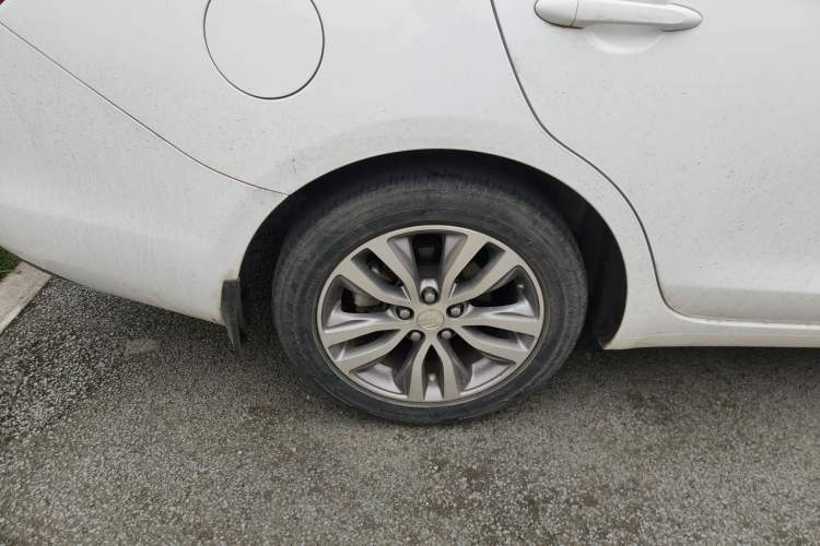 Used Buick GT 2021 1.3T Automatic Mild Hybrid Elite Version Right Rear Wheel Hub