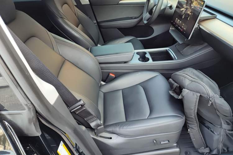 Used Tesla Model Y 2023 Long-Range All-Wheel-Drive Version