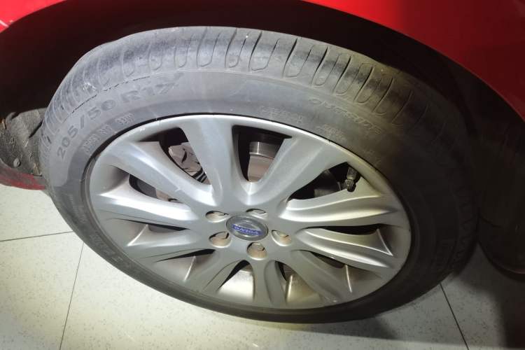 Used Volvo V40 2014 2.0T Zhiya Edition
