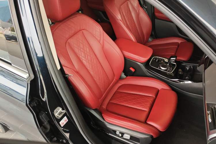 Used BMW X3 2022 Restyled xDrive25i M Sport Package Right Front Seat