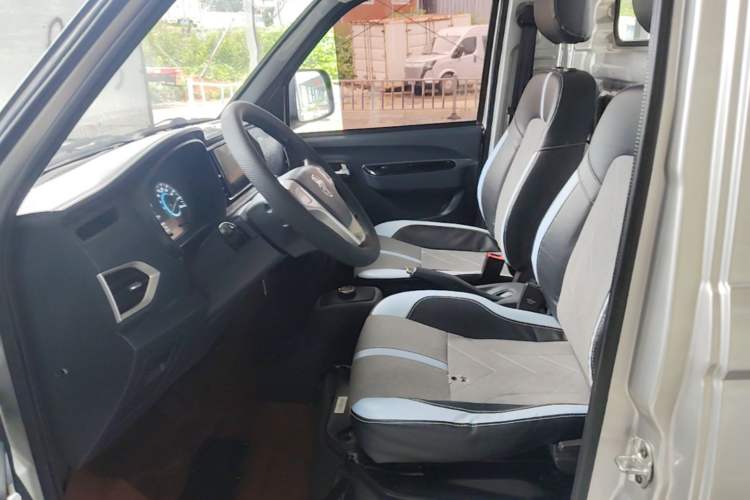 Used Foton Xiangling V New Energy 2023 V1 3170-wheelbase flatbed