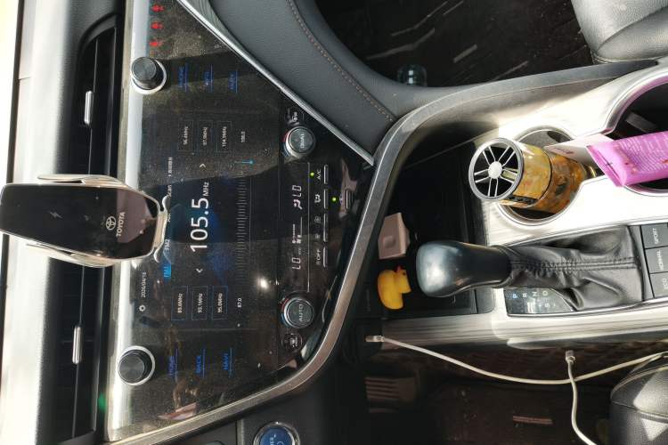 Used Toyota Camry 2019 Dual-Engine 2.5 HG Luxury Edition China V Standard
