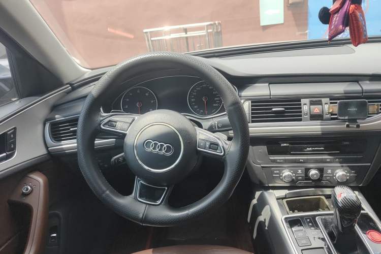 Used Audi A6L 2018 30th Anniversary Edition 35 TFSI Fashion Model
