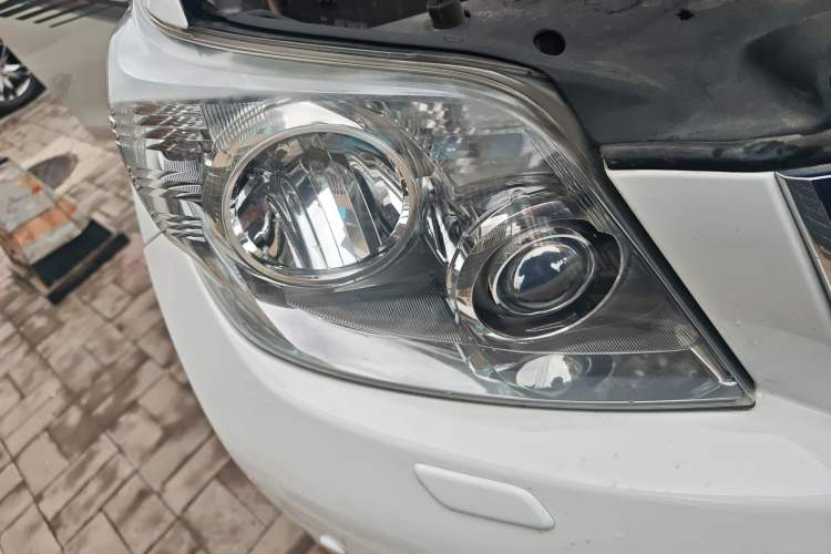 Used Toyota Prado 2010 4.0L Automatic VX NAVI Right Front Headlight