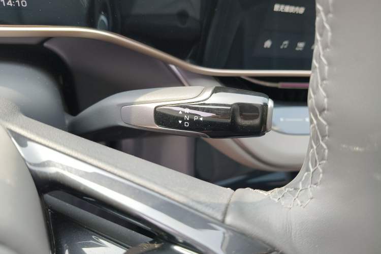 Used Hongqi EH7 2024 690 Pro Gear Lever