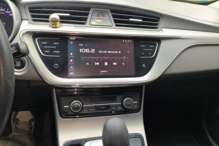 Used Geely Auto Emgrand GL 2018 1.8L DCT Elite Smart Connectivity Version Audio And AC Panel