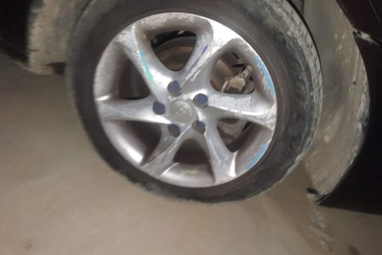 Used Geely Auto Classic Emgrand 2012 Sedan 1.8L Manual Luxury Model Right Front Wheel Hub