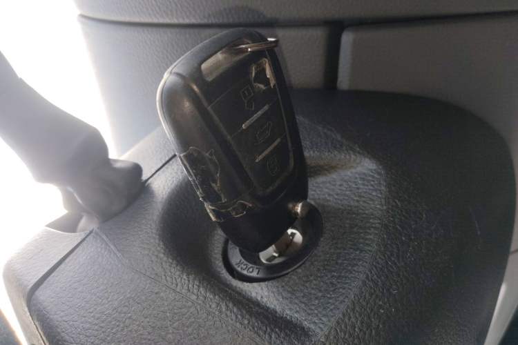 Used SAIC MAXUS Xintu V80  Vehicle Key