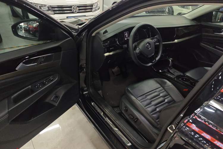 Used Volkswagen Passat 2020 330TSI Elite Edition China VI