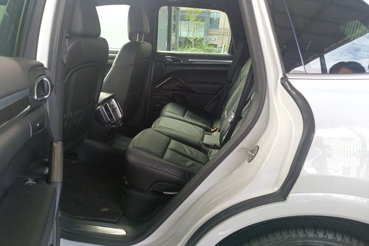 Used Porsche Cayenne 2014 Cayenne Platinum Edition 3.0T
