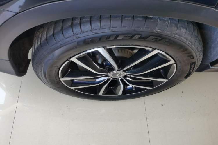 Used Mercedes-Benz GLC 2020 Facelift GLC 260 L 4MATIC Luxury Edition Exterior 5