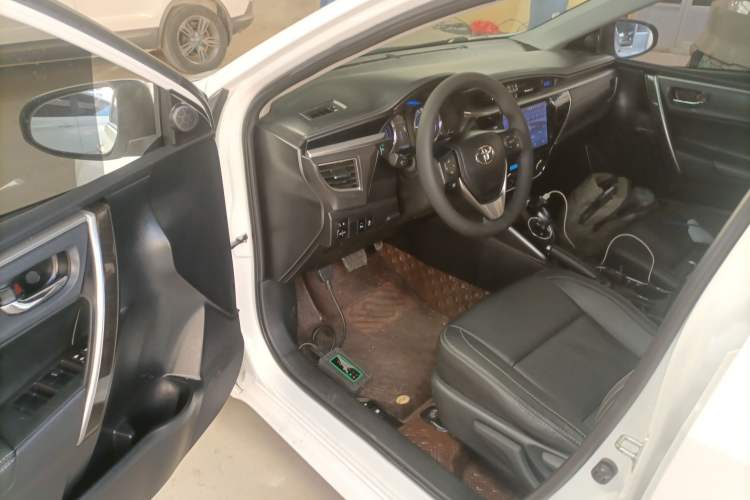 Used Toyota Corolla 2016 Dual-Engine 1.8L E-CVT Elite Edition