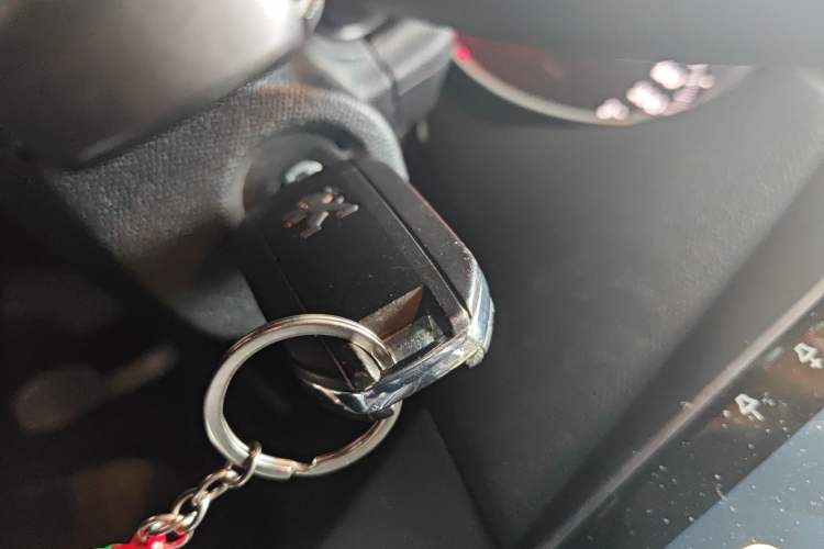 Used Peugeot 408 2014 1.8L Manual Leading Edition