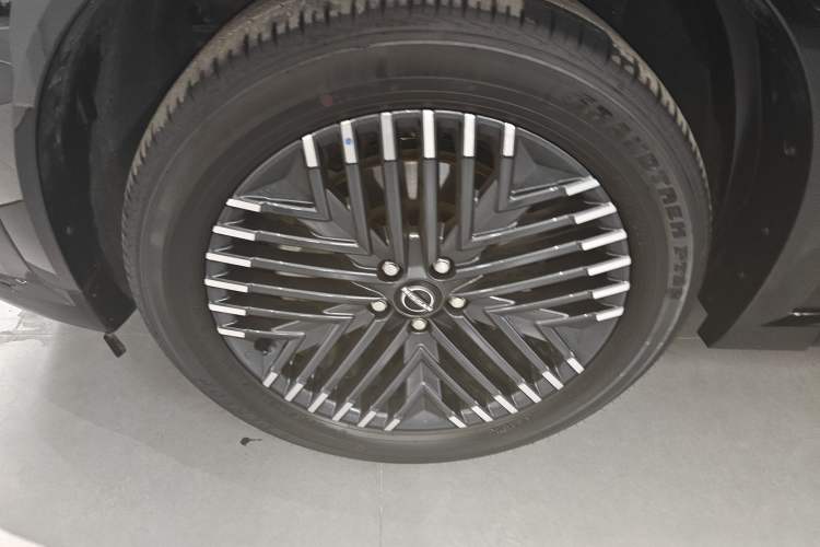 Used Nissan Pathfinder 2024 380 VC-TURBO Four-Wheel Drive Intelligent Driving Version 7 Seats Left Front Wheel Hub