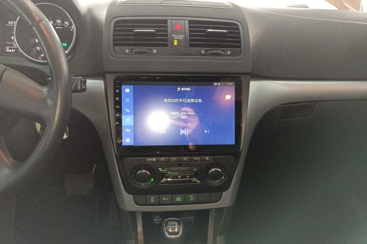 Used Skoda Yeti 2013 1.8T DSG Luxury Edition Audio And AC Panel