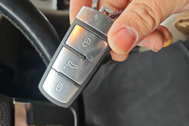 Used Volkswagen Magotan 2012 2.0 TSI Ultimate Edition Vehicle Key