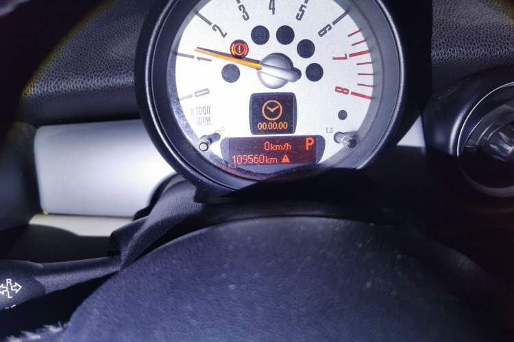 Used MINI Clubman 2011 1.6L COOPER Fun Odometer Close Up