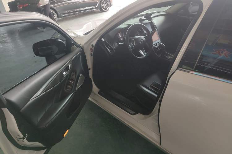 Used Infiniti Q50L 2018 2.0T Enjoyment Edition China V standard
