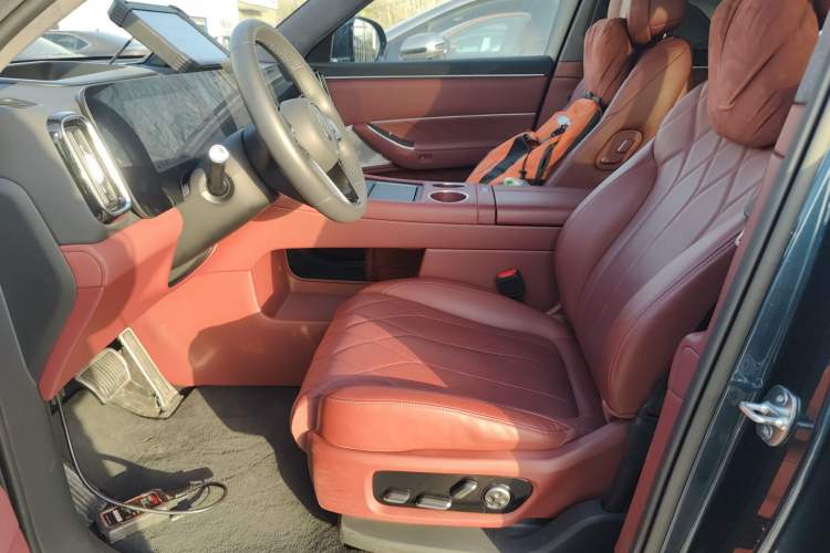 Used Hima AITO M8 2025 Extended-Range Ultra Version 53.4 kWh 5-Seater Edition
