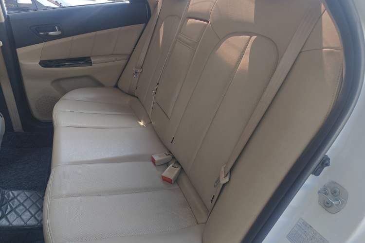 Used CHANGAN Eado 2015 1.6L Manual Luxury Model China V Standard