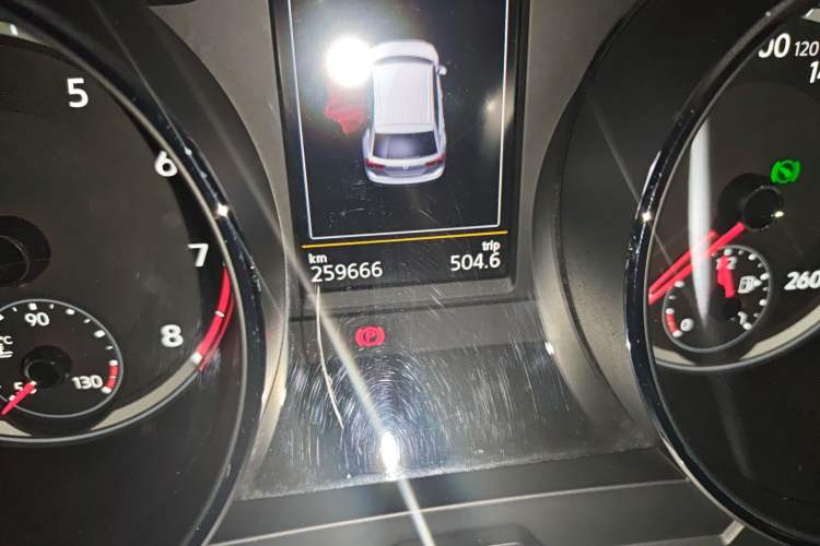 Used Volkswagen Tiguan L 2019 330TSI Automatic Two-Wheel Drive Smart Luxury Version China VI Standard Odometer Close Up