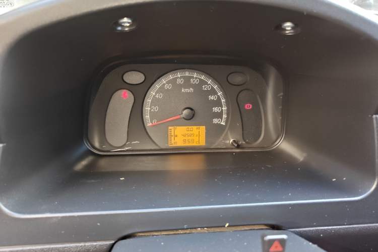 Used Wuling Zhiguang 2020 1.2L Van Utility Model China VI Emission Standard 5-Seater LSI