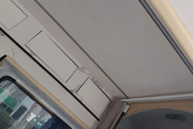 Used Ford Transit 2019 2.0T Diesel Business & Travel Mid-Drive Mid-Roof 7-Seater China VI Standard