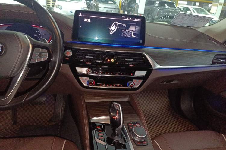 Used BMW 5 Series 2021 530Li Leading Luxury Package Audio And AC Panel