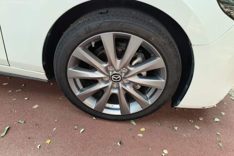 Used Mazda 3 Axela 2022 2.0L Automatic Zhi Rui Edition Right Front Wheel Hub