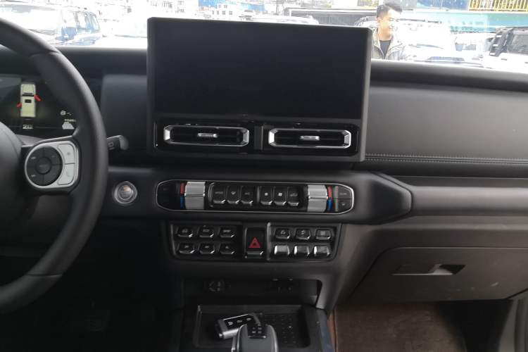 Used 212 T01 2025 Model 2.0T Diesel
