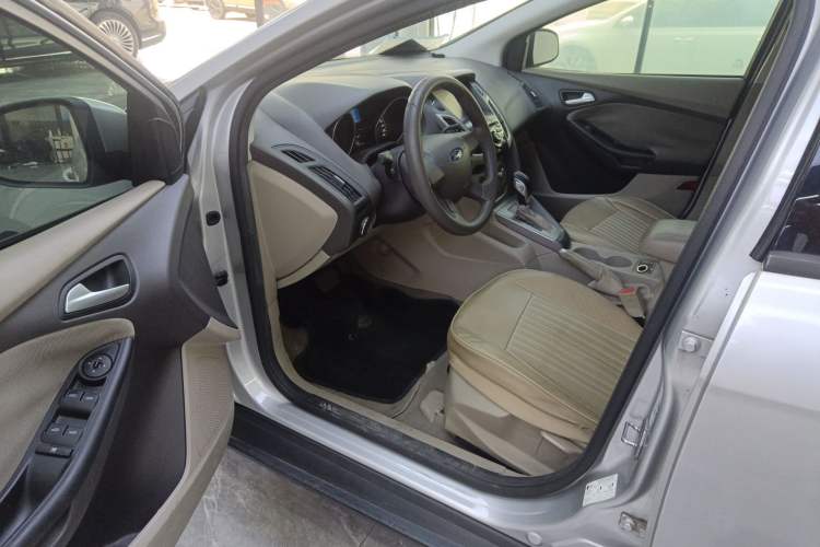 Used Ford Focus 2012 Sedan 1.6L Automatic Comfort Model
