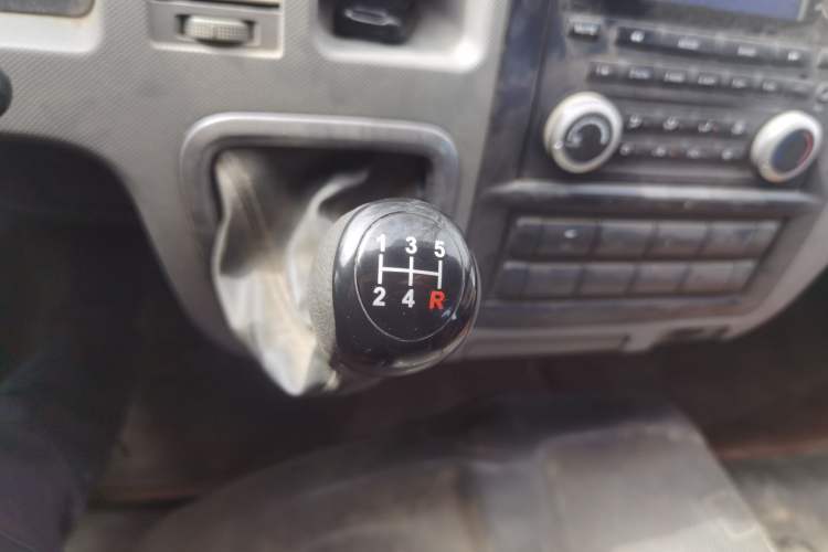 Used Foton Scenic G9 2017 2.4L Gasoline Commercial Version Long Wheelbase 6-Seater 4G69