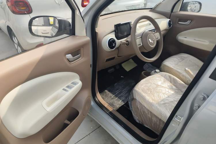 Used Wuling Hongguang MINIEV 2025 Four-Door Version Advanced Edition
