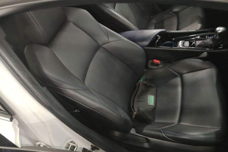 Used Toyota C-HR 2021 2.0L Luxury Edition Right Front Seat