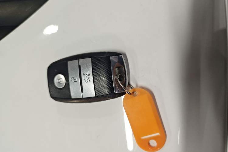 Used Kia Sportage R 2015 2.0L Automatic Two-Wheel Drive GLS Interior 1