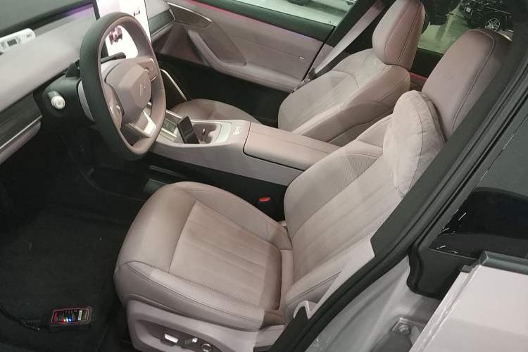 Used ONVO L60 2024 60 kWh Rear-Drive Version
