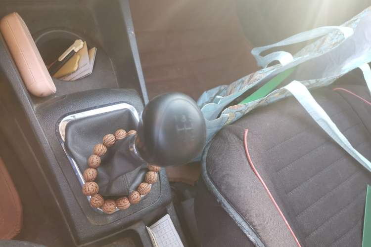 Used Dongfeng Aeolus A30 2014 1.5L Manual Smart-Drive Luxury Edition Gear Lever