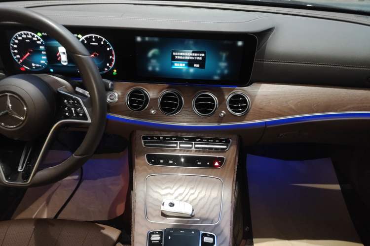 Used Mercedes-Benz E-Class 2023 Facelift E 260 L 4MATIC
