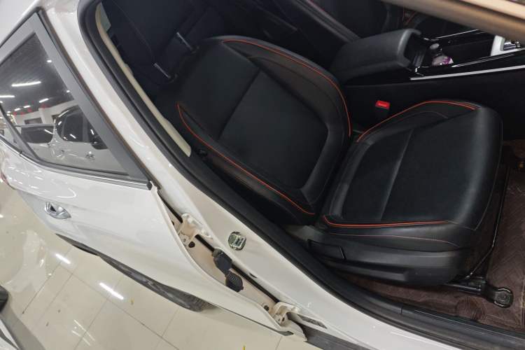 Used Kia Seltos 2023 1.5L CVT Luxury Edition Right Front Seat